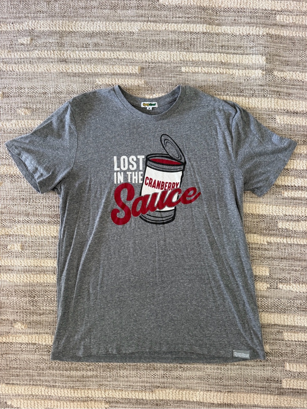 Tipsy Elves Men’s Lost In The Sauce Thanksgiving Cranberry Graphic Tee Size XL